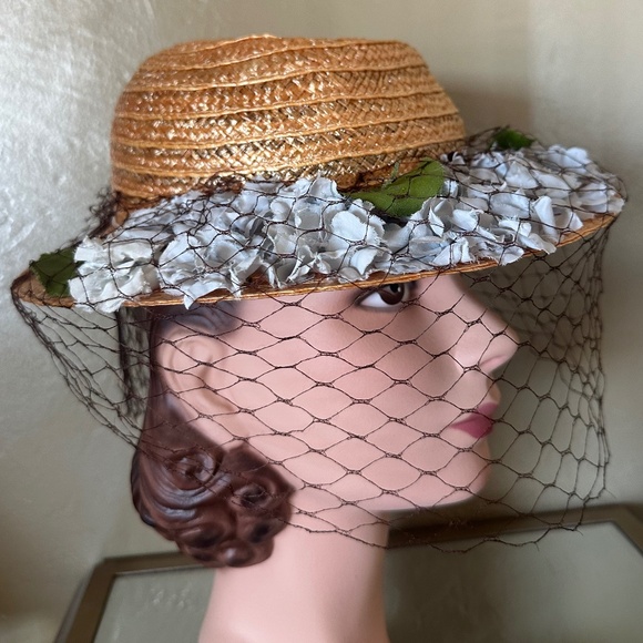 DELIGHTFUL 1940s\' GOLD COLORED STRAW FEDORA - BLUE FABRIC FLOWERS + BROWN VEIL main image 12